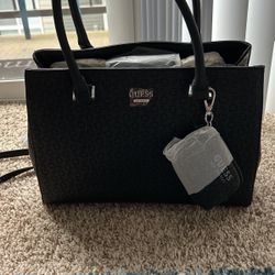 New GUESS Purse 