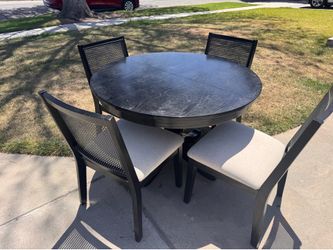 Crate & Barrel Avalon Round Extension Dining Table + 4 Chairs – 45”–62” – $650 OBO