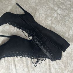 Strap Up Boots With Heel 