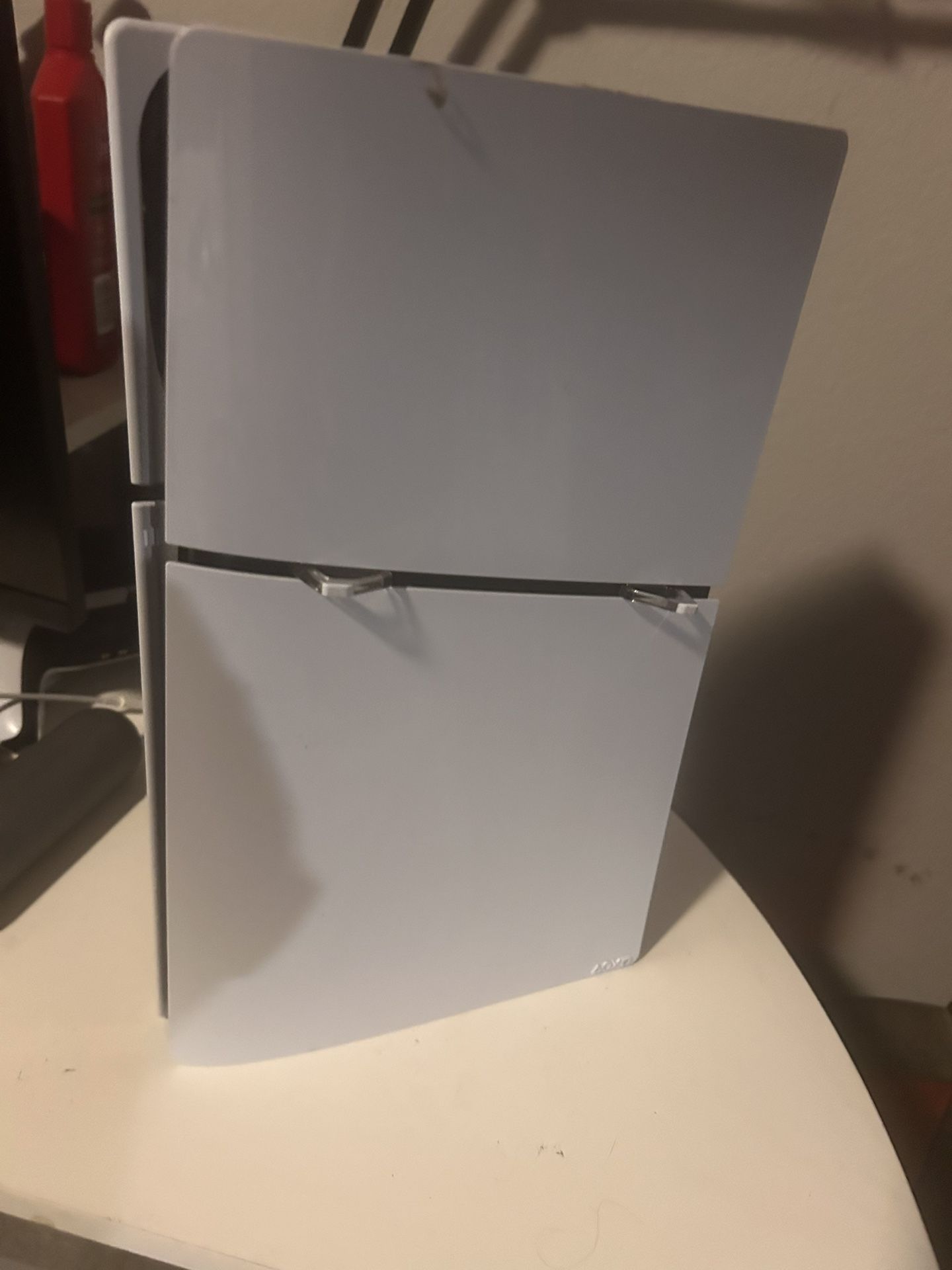 Good as new Ps5 with remote and power cable as well as hdmi cable