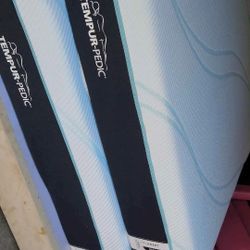 Pro Adapt Tempur-Pedic Queen Mattresses 