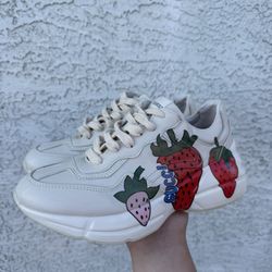 Gucci Strawberry Rhyton