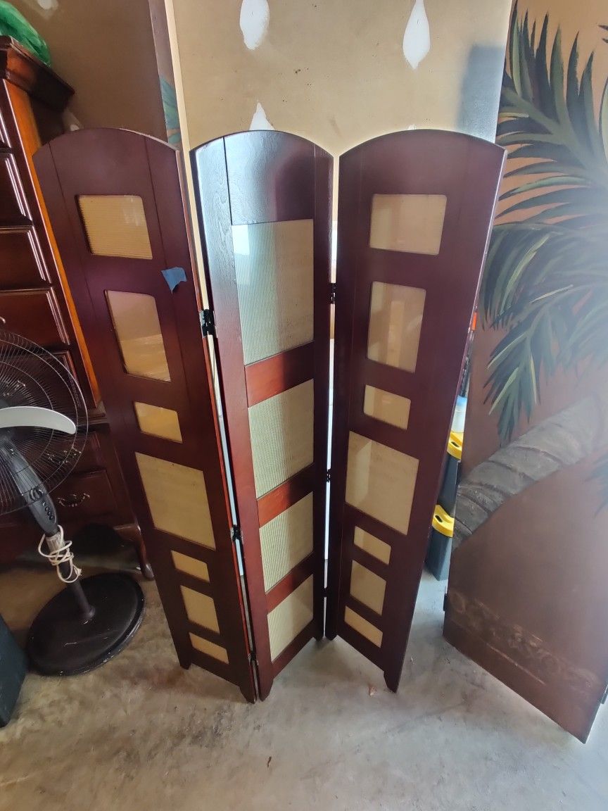 Picture Frame Bifold Blind