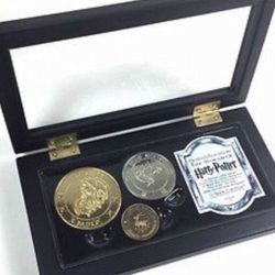 Harry Potter The Noble Collection Gringott's Bank Coins great for collectors, NEW