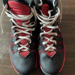 NIKEiD Hyperdunk  Basketball Shoes Style #630845-991 black/red Men’s Sz 9.5