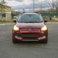 Hi, I’m selling 2013 Ford Escape Limited