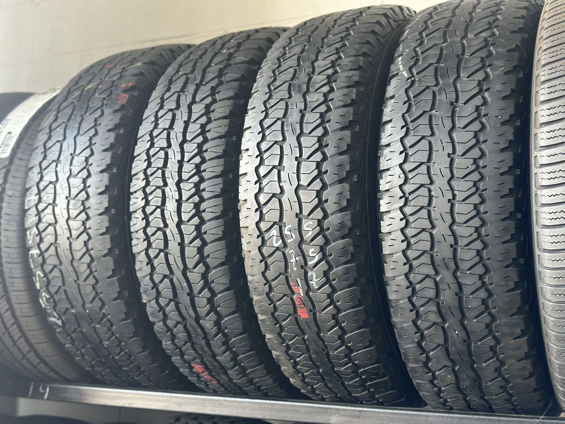 SET OF TIRE 255 75 17 FIRESTONE 85% LIFE