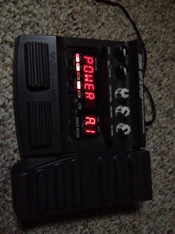 Zoom GFX-707 Digital Guitar Multi-Effects Pedal