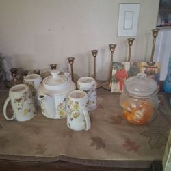 Tea Pot And Cups 
