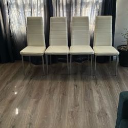 4 Dinning Chairs 