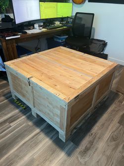 Shipping Container 4 panel hinged with lid