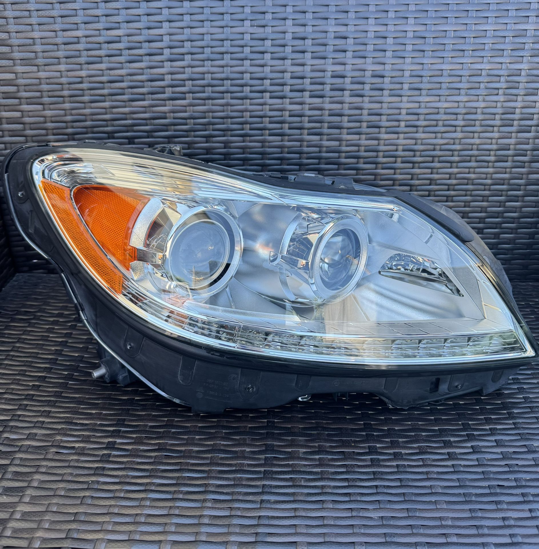 2011 2012 2013 2014 Mercedes-Benz CL Class W216 Right Passenger Side Xenon HID Shell Headlight OEM A(contact info removed)