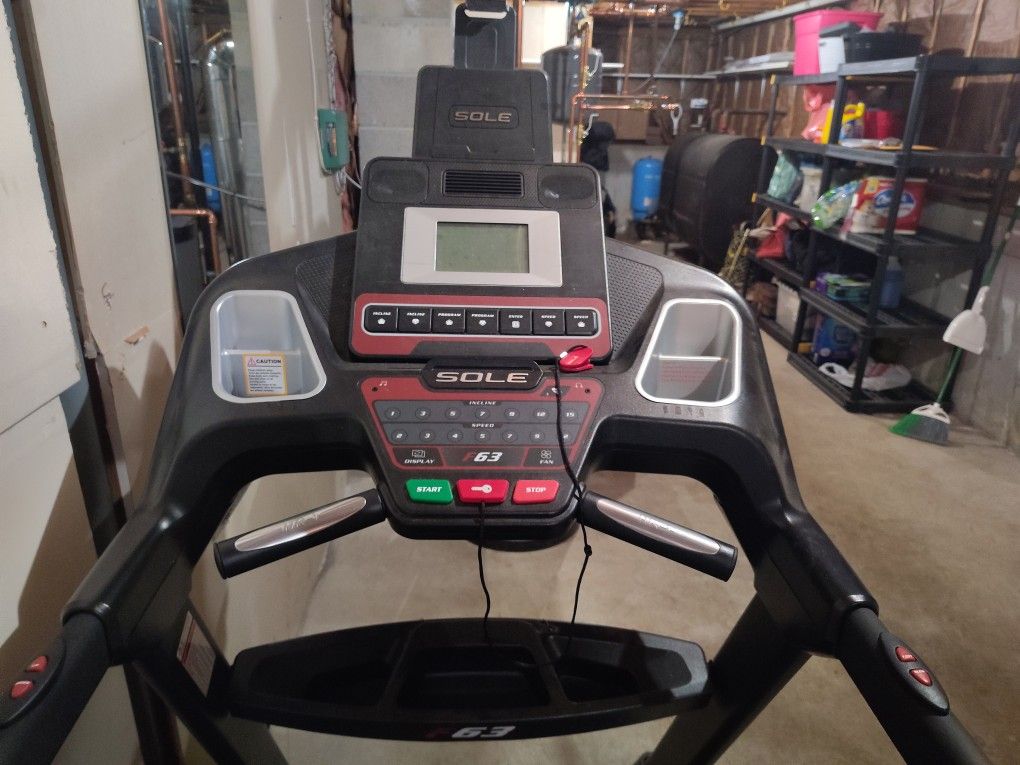 Solo F63 Treadmill Folding