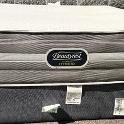 Like New Beautyrest Hybrid Queen Size Mattress