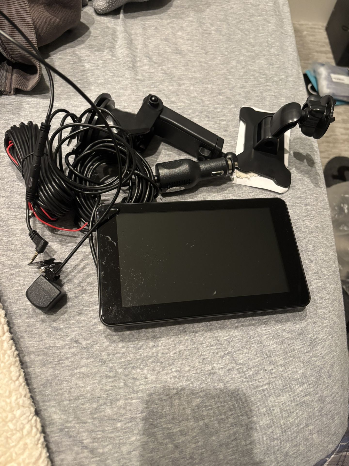 Wireless CarPlay/Android Auto Screen + Backup Camera (Complete Kit)