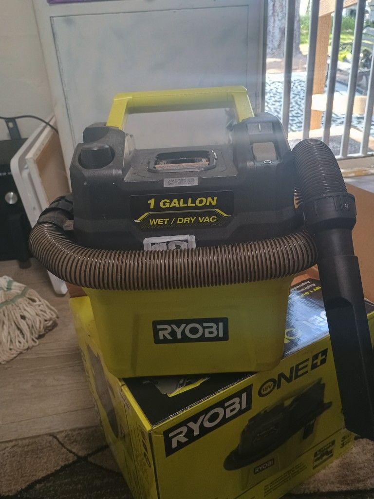 Ryobi One Gal Wet Dry Vacuum