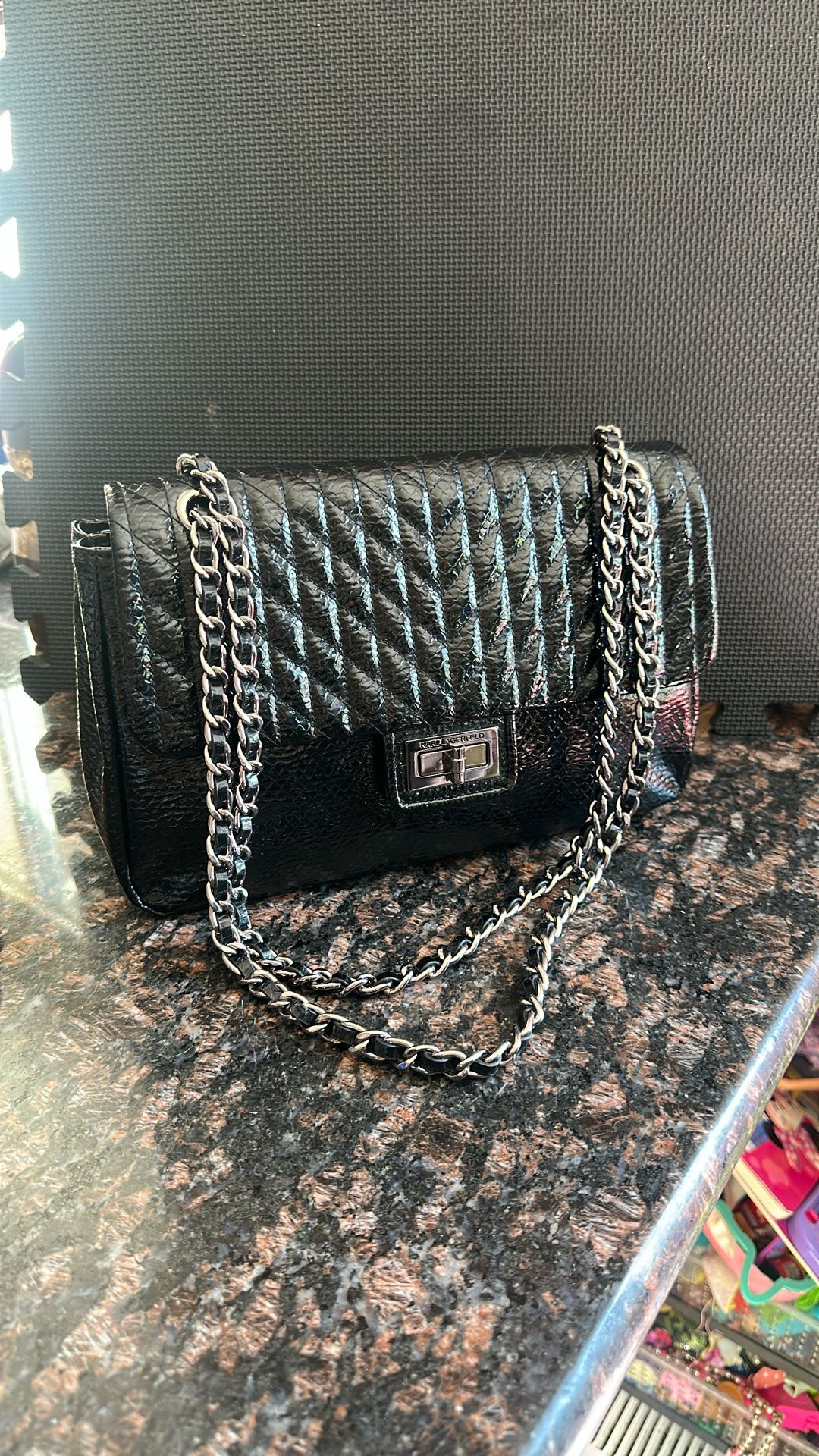KARLLAGERFELD PARIS