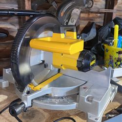 12in Dewalt Miter Saw 