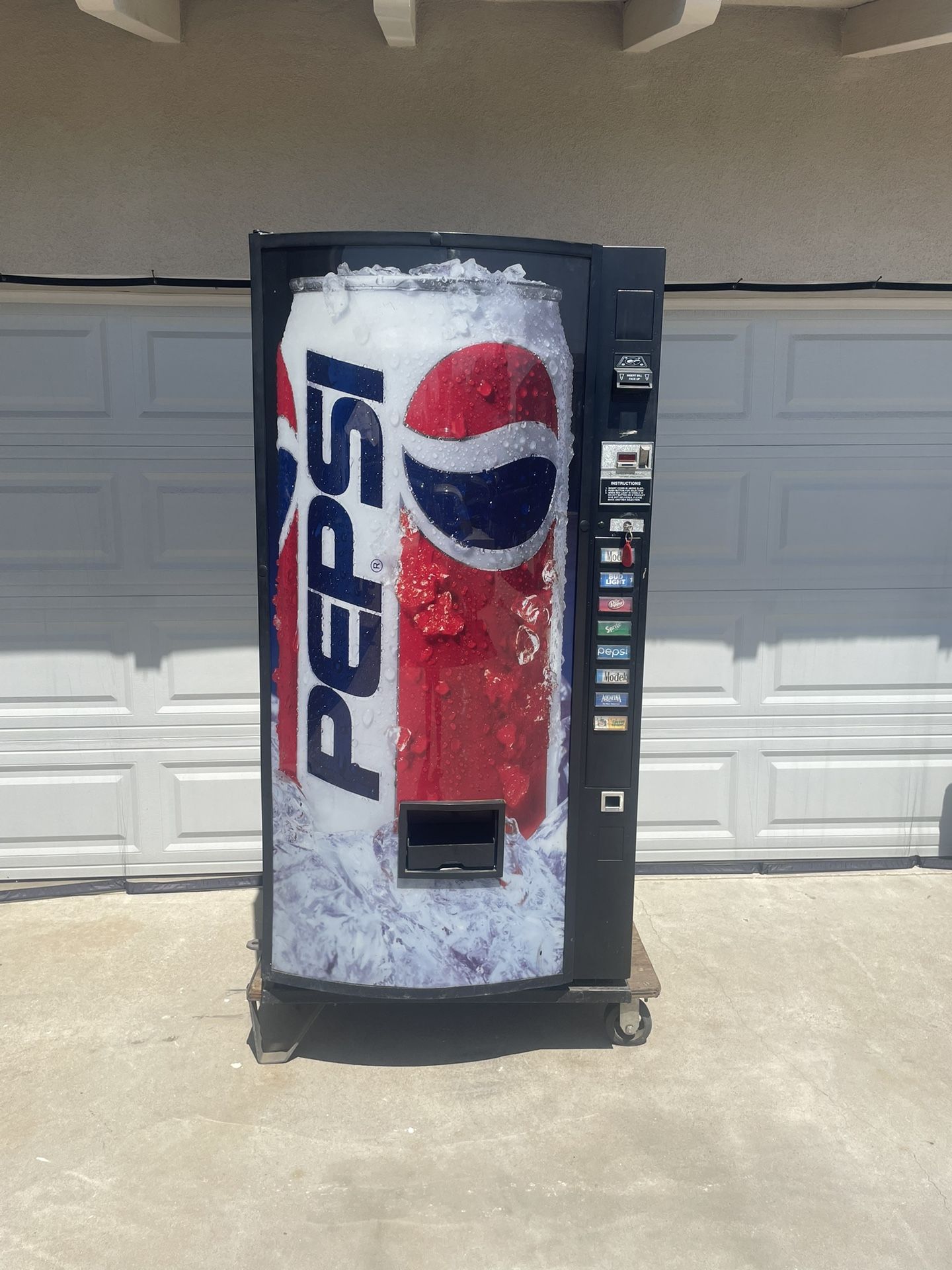 Vintage Pepsi Soda Beverage Vending Machine, Dixie Narco brand