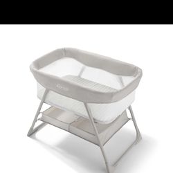 Graco DreamMore Bedside Bassinet Newborn Bassinet Travel Bassinet. Brand New 