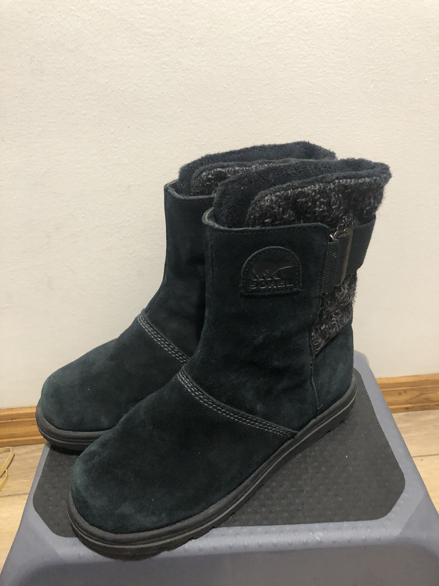 SOREL Women’s Black Suede Knit Buckle Casual Waterproof Winter Boots 8