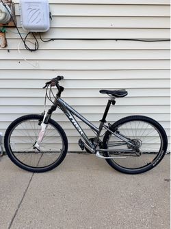 Trek Skye Women’s Mountain Bike