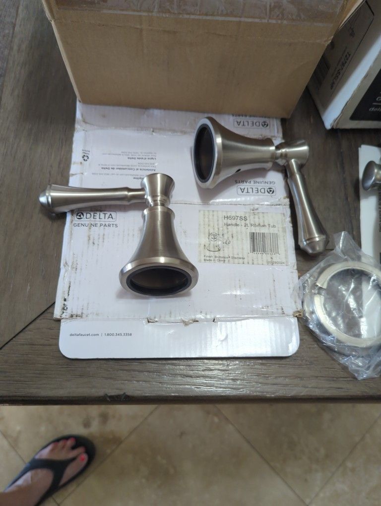 Delta Roman Tub Faucet Assembly And Handles