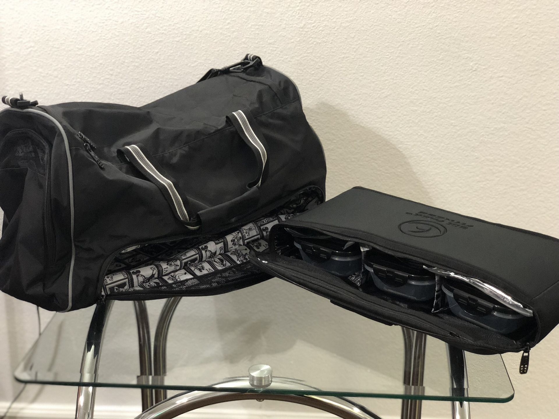 6 Pack Fitness Merc Duffle Bag. Like New