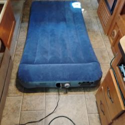 Air Mattress a Twin 