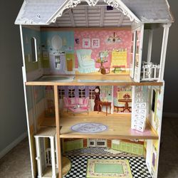 Doll House 