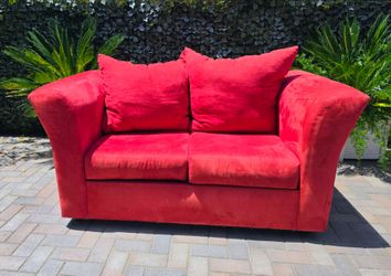 Nice Clean Red Loveseat