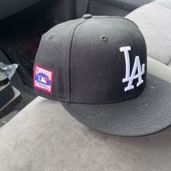 New Era. Size 8    Dodgers!  