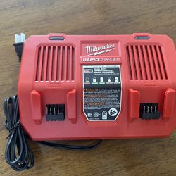 Milwaukee M18 18-Volt Lithium-Ion Dual Bay Rapid Battery Charger