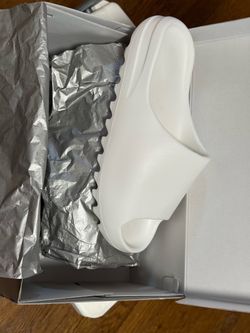 MEN'S ADIDAS YEEZY 01  SLIDE SANDALS  White , Size 11, New In Box
