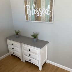 Nightstands/dressers (2)