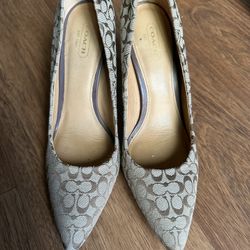 Coach Pump Heels Sz 9B