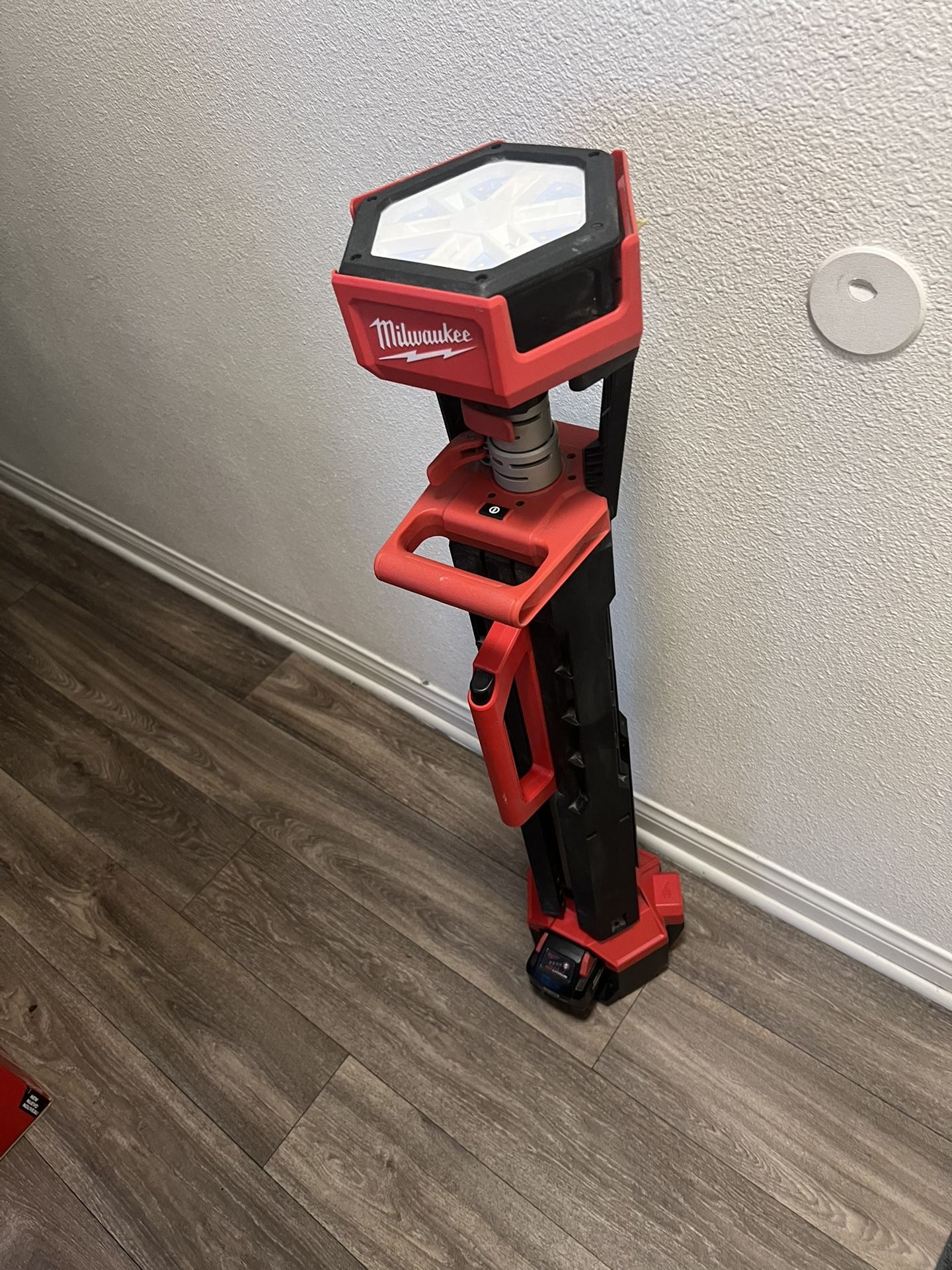 milwaukee rocket dual power tower