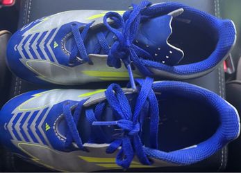 Kids soccer cleats