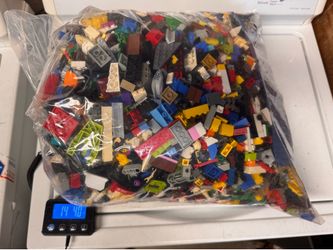 28 pounds of random Legos