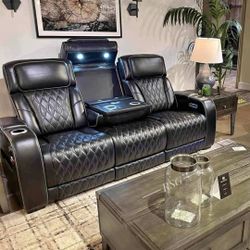 Boyington Black Power Reclining Living Room Set 
