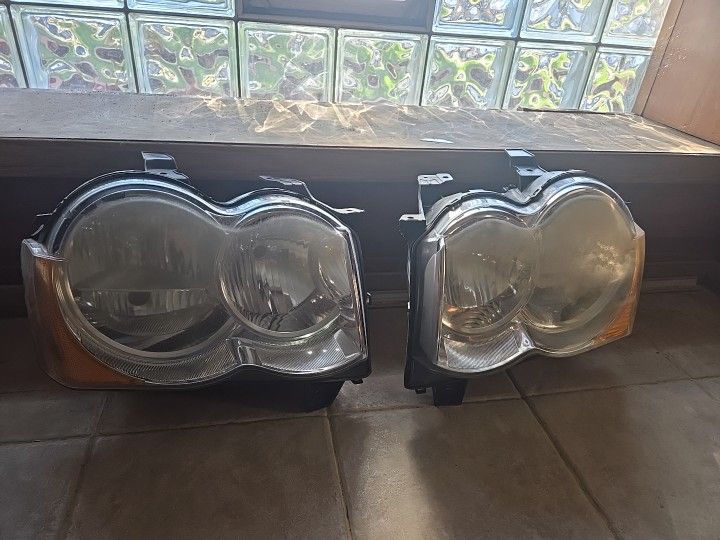 2005-2010 WK Jeep Grand Cherokee Headlights