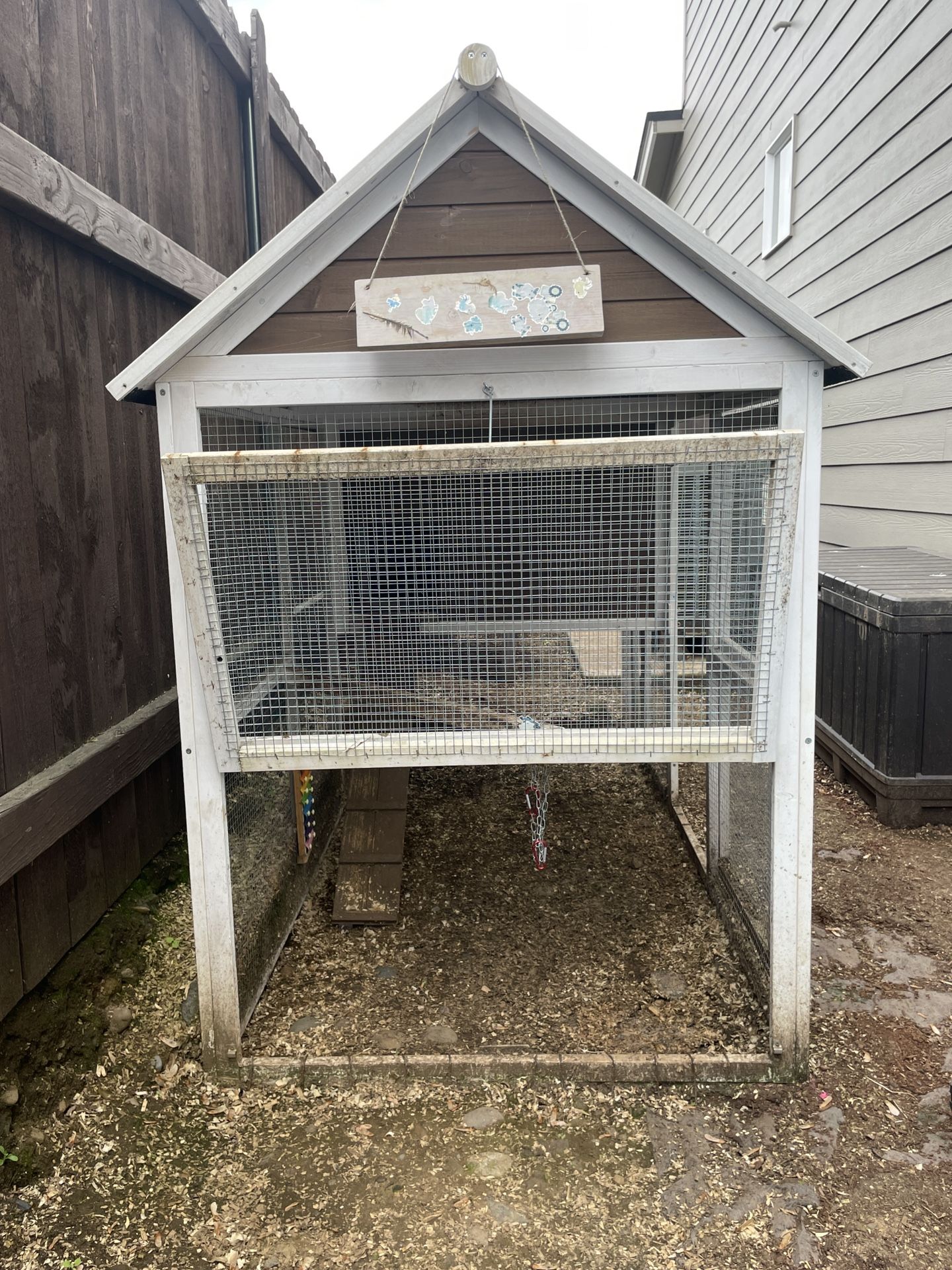 XL Superior chicken coop