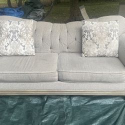 Haverty's Victorian style couch 