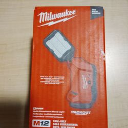 Milwaukee M12 Rover Multi-Directional Floodlight