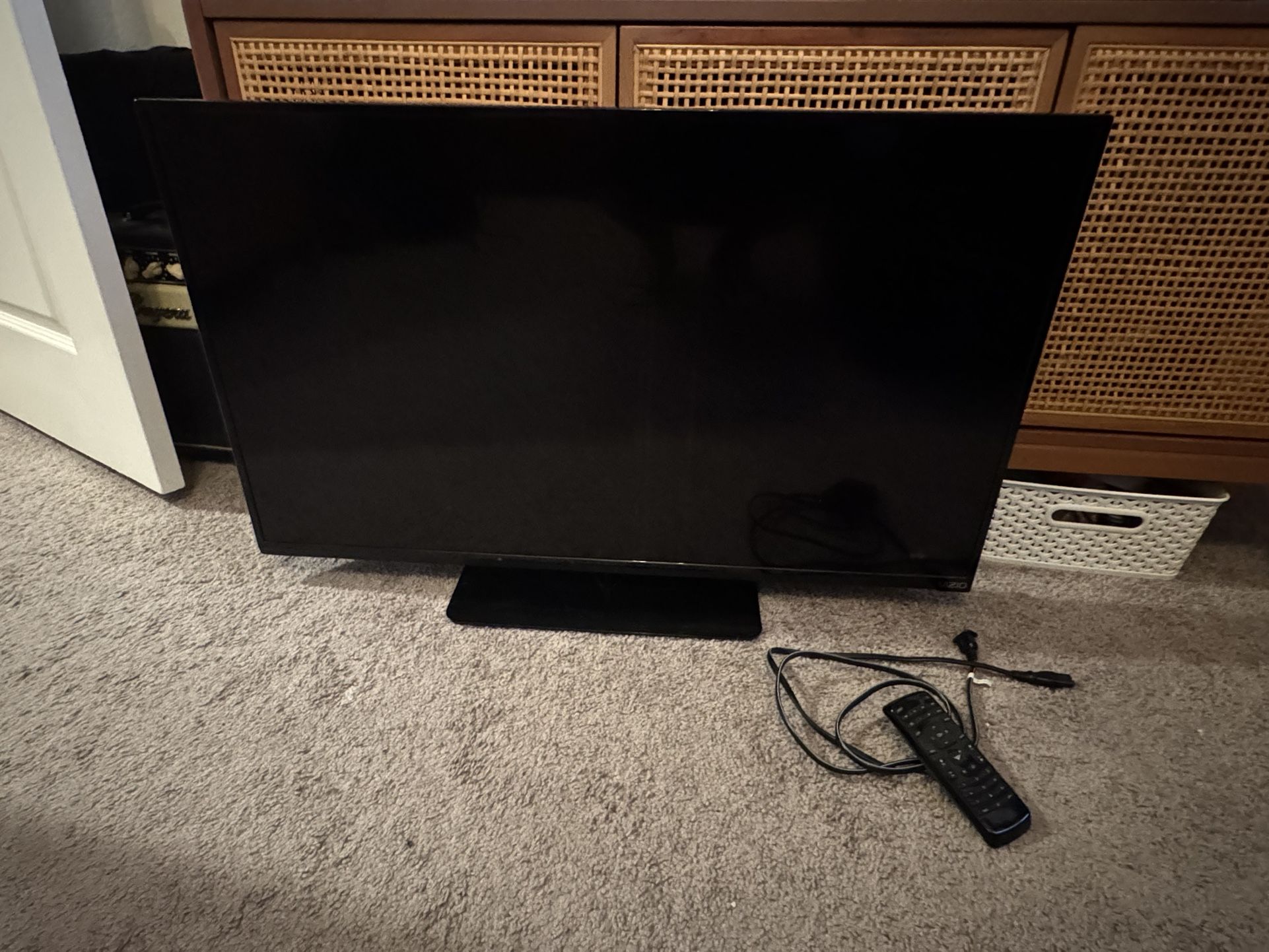 Vizio 39” LED 1080p HDTV – Great Condition!