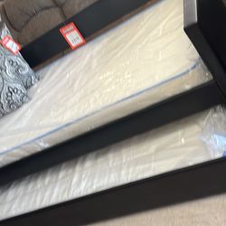 Daybed with mattresses $588