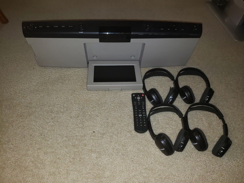 Ford expedition 2008 entertainment DVD with 4 wireless headset and remote