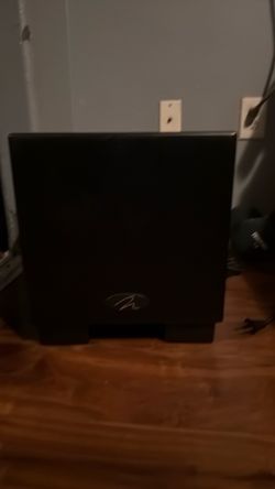 Martín Logan Dynamo 700 W