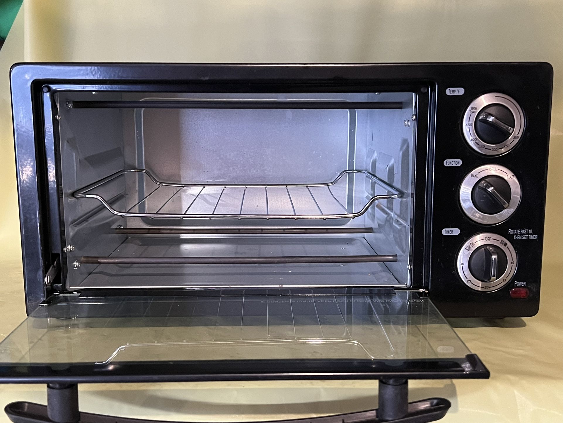 Hamilton Beach Oven/Toaster for Sale in Schertz, TX OfferUp