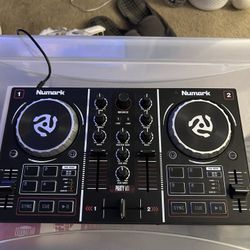 Numark Party Mix DJ Mixer